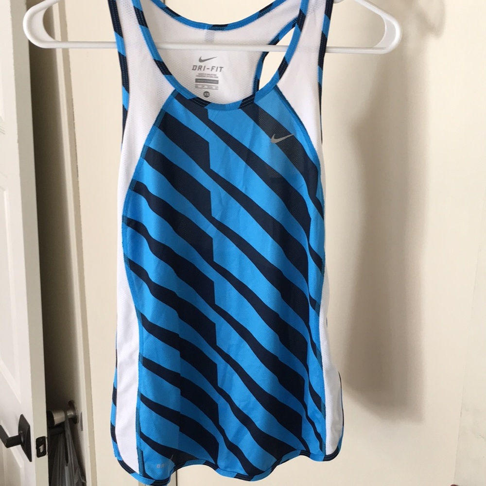 Nike dry fit work out top